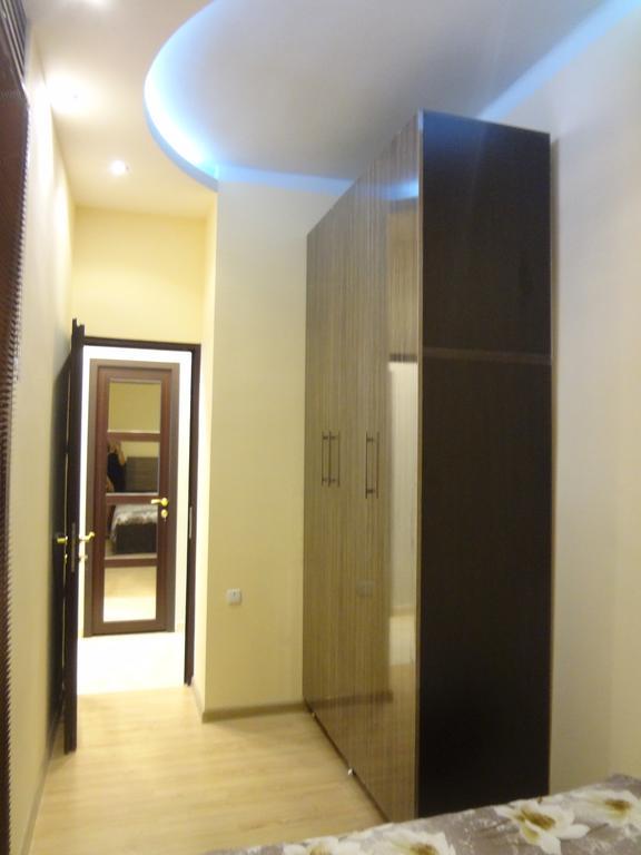 Modern Komitas Flat Hotel Yerevan Bilik gambar